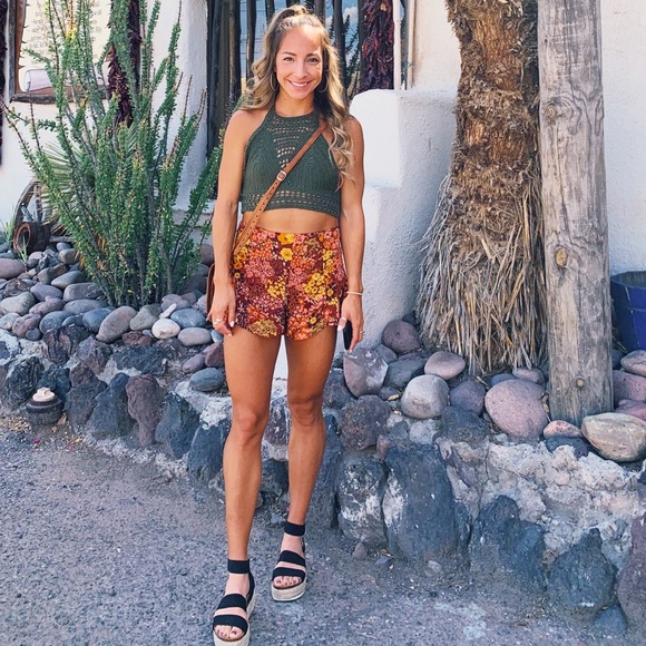 Meet your Posher! @aylaconsuela - Picture 2 of 4